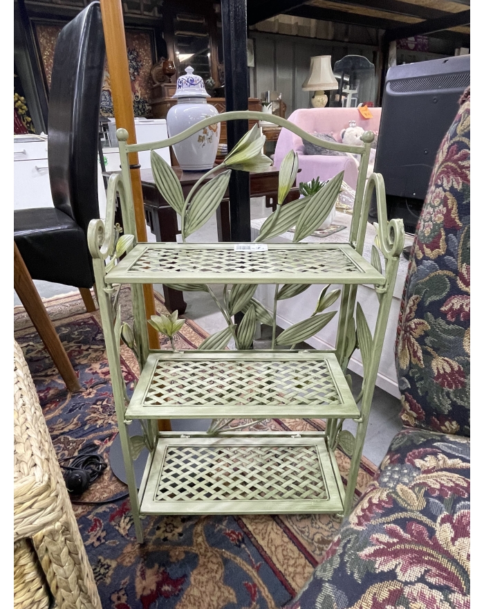 Etagère en metal au décor...