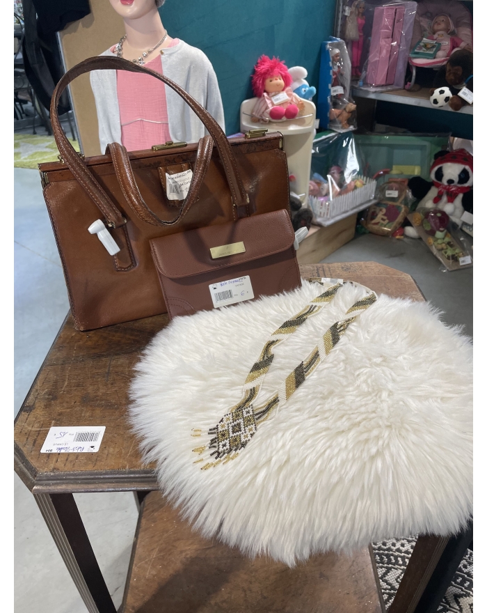 Sélection de maroquinerie...