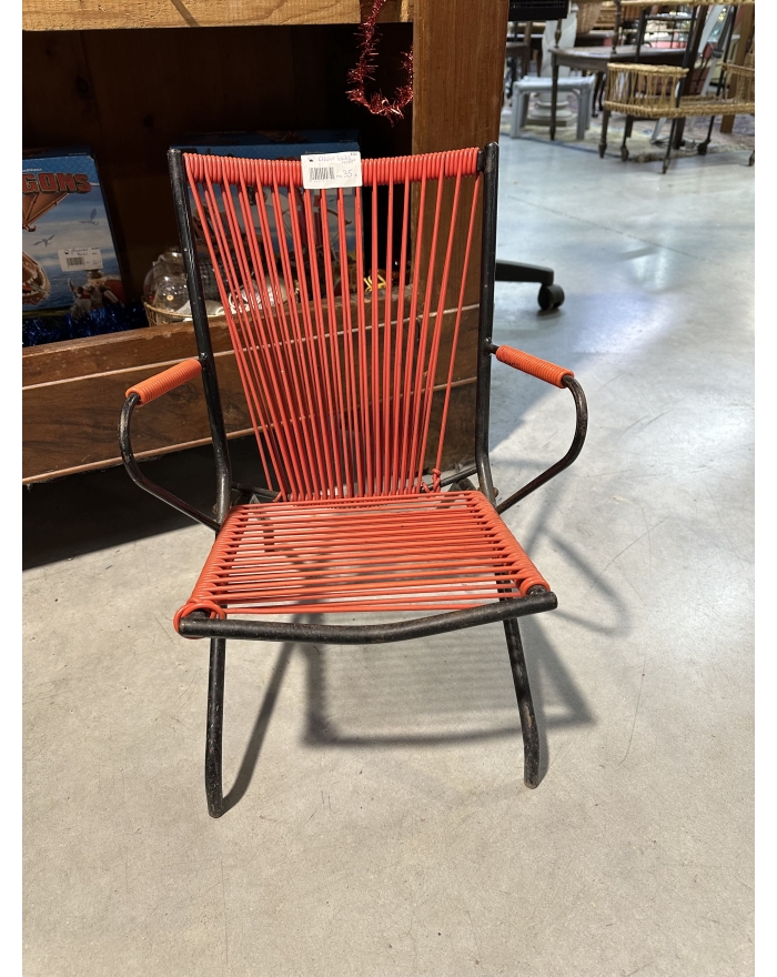Chaise vintage scoubidou rouge