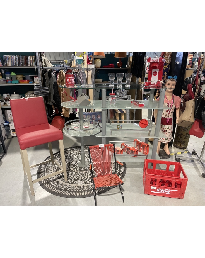 Bar en verre et chrome...