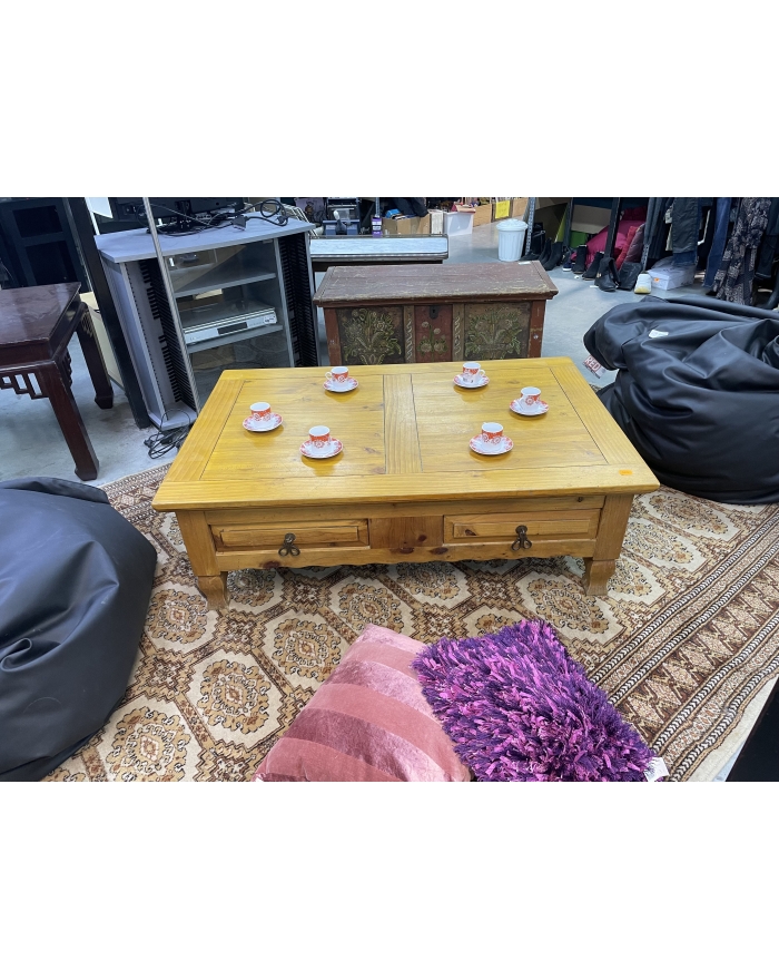 Table basse en bois massif...