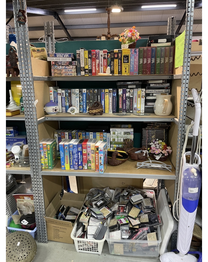 DVD - VHS - CD - Cassettes